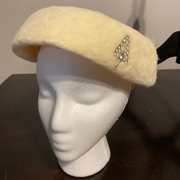 Vintage Cream Faux Fur hat - Picture 1 of 8